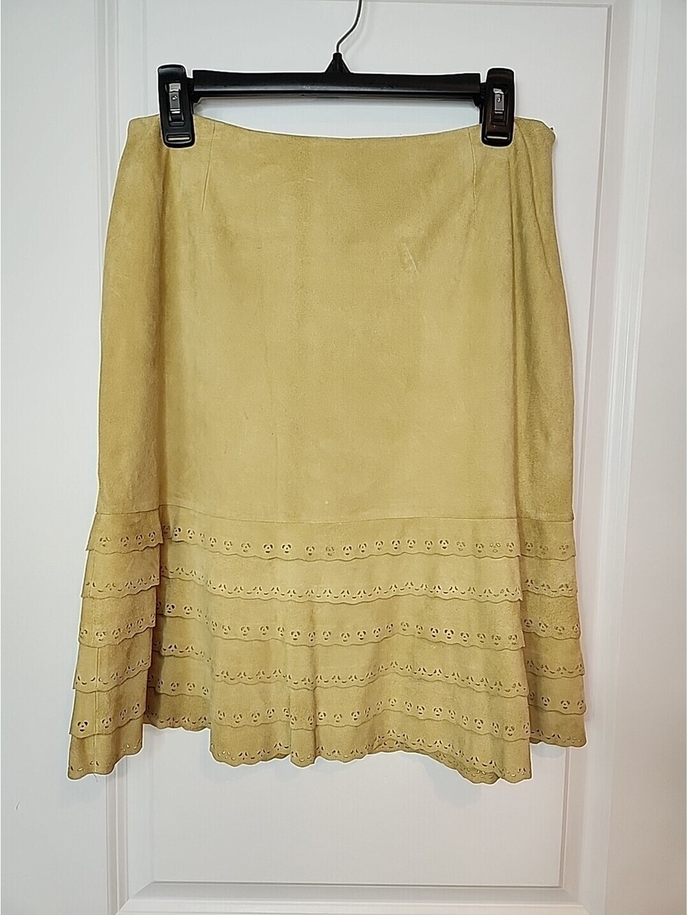 CARLISLE Tan Suede Skirt Sz 8 Mustard Tiered Fit & Flare Knee Length Lazer Cut
